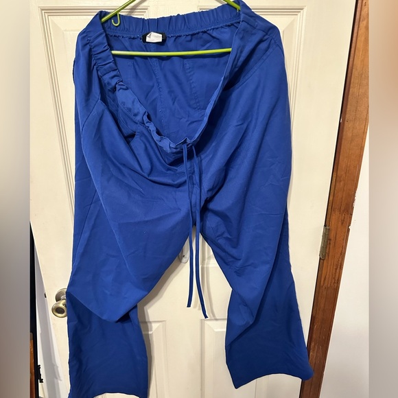 2 Grey’s Anatomy scrub sets “galaxy blue” - Picture 3 of 5